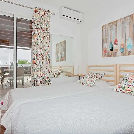 Playa Blanca Sleeps 8 Air Con Wifi Villa Playa Blanca (Lanzarote)